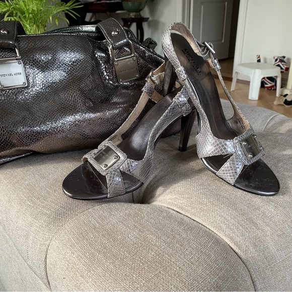 Michael Kors 1981 Platinum/Silver Metallic Leather Heel US 10M - Picture 3 of 8